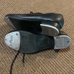 EUC So Danca black tap shoes women size 5